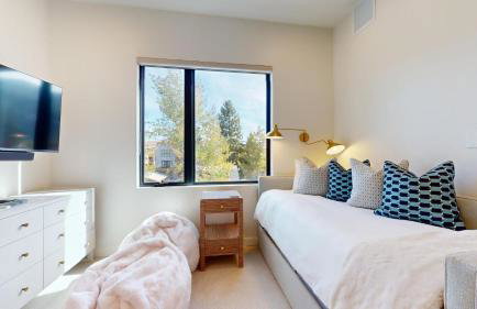 The Residences at One Twenty Unit 302 - Foto 32