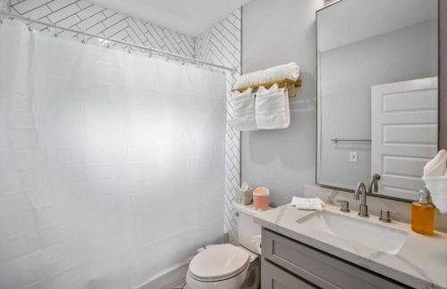 Intergalactic Abode at East Downtown - Foto 31