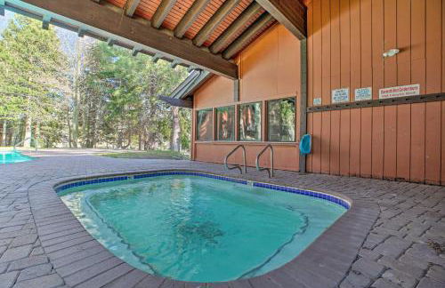 Contemporary Mountain Retreat - Walk to Slopes! - Photo 22