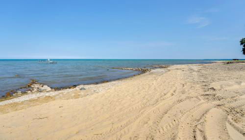 Walk to Beach Access! Chic Port Austin Studio - Foto 2