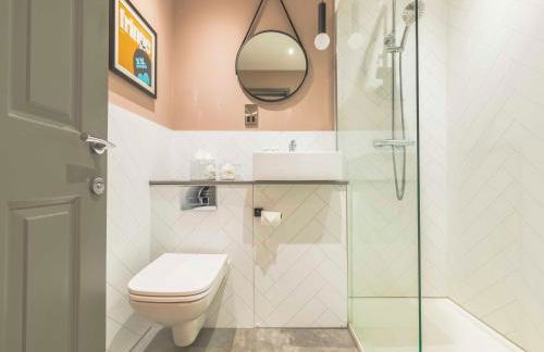 Holyrood Aparthotel - Photo 52