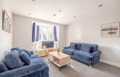 Spacious 4 Bed - Near Uxbridge, Heathrow & PARKING - By Tempstay - Foto 10