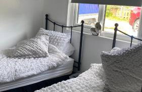 2 bedroom modern cabin near snowdonia national park - Photo 7