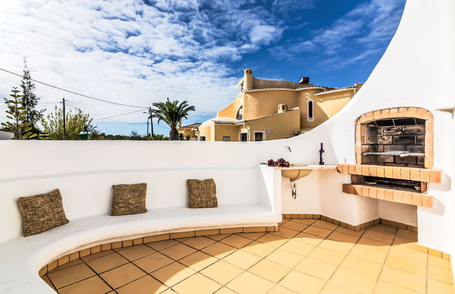 Arribas Villa - Photo 4