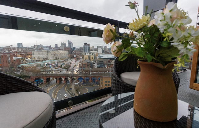 Live in Leeds Sky Penthouse - Photo 16