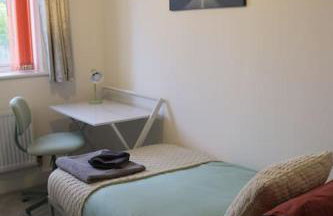 Homely 3-Bed Retreat Convenient Parking - Foto 12