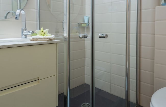 Rafael Residence - Photo 25