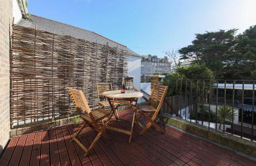 "The Penthouse Newquay" by Greenstay Serviced Accommodation - Spacious 3 Bed 3 Bath Apt with Sea Views, Sun Terrace & Private Parking - Perfect For Families, Small Groups & Business Travellers - 5 Mins To Beaches, Shops & Restaurants - Dog Friendly - Foto 16