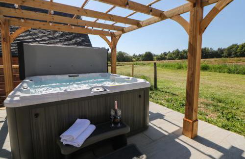 Langley Barn - Photo 35