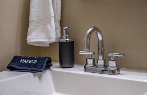 MtnCity Views 4BR Firepit FamilyRetreat NearUNR - Foto 36