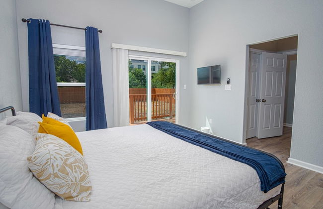 Seize the Moment 4BR 3BA Gem w Downtown Views - Foto 23