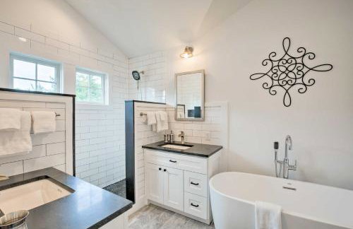 Distinctive Hamptons Home with Pool Near Bay, Ocean - Foto 15