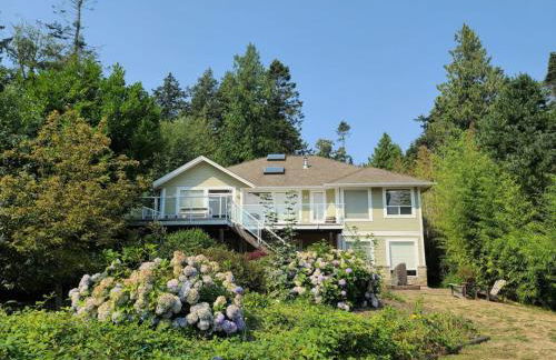 Expansive Dual-Kitchen Retreat - Foto 1