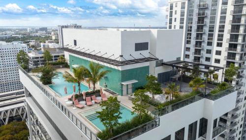 Modern Chic 1BR Downtown with Rooftop Pool & Views - Foto 5