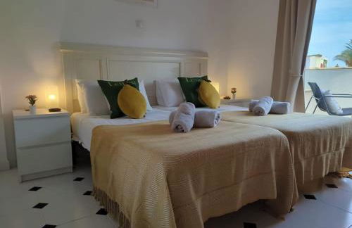 The Lemon Tree by the Sea - Photo 19