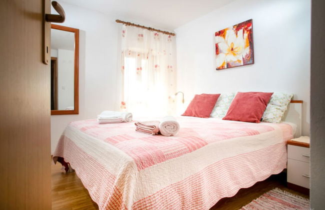 Adorable Holiday Home With Pool and Terrace - Foto 6