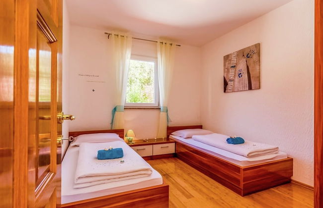 Alluring Apartment in Dramalj with Hot Tub - Foto 2