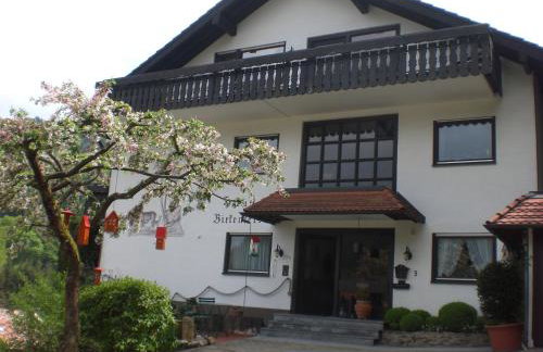 Amstadt's Birkenfels - Foto 1