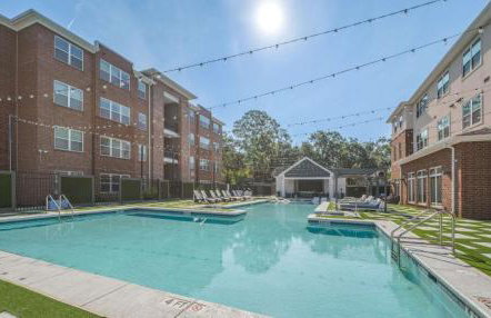 High Cotton - 3BR 3BA Condo Near UA with Pool & Gym - Foto 35