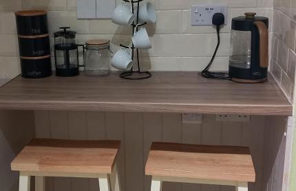 Douglas Apartment - Trains to Edin & Glasgow - Private Parking - Photo 12