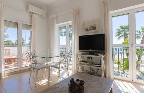 Apartamento con encanto en primera linea de playa - Photo 6