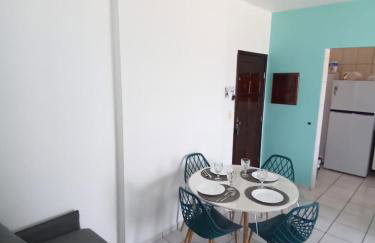 Apartamento pé na areia com sacada e garagem 2 banheiros - Photo 2