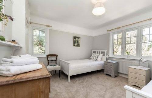 Wonderful thatched cottage in the New Forest National Park - Photo 24