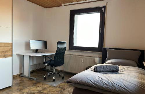 Parkplätze, Einzelbetten, 2 TVs, Balkon, Terrasse, fast Wi-Fi bis zu 1000 Mbit, Homeoffice - Foto 10