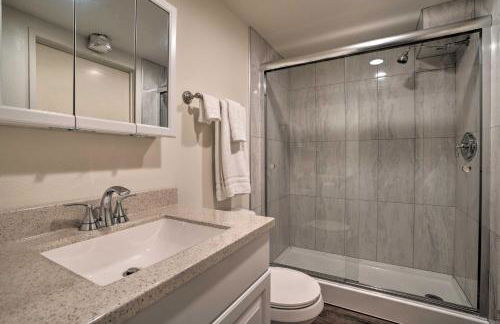 Lake House with Hot Tub - 1 Mi to Surf n Slide - Foto 33