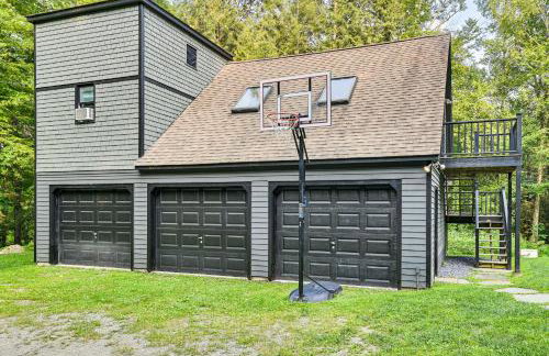 8 Mi to Tanglewood and Butternut Ski Spacious Home! - Foto 39