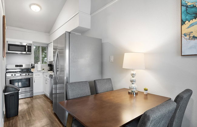 Stylish 1BR Zilker Evonify - Photo 29