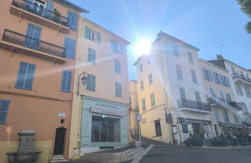 Place du Suquet - In the hart of old Cannes - 2 Min Walking distance from Palais de Festivals and Beaches - Photo 6