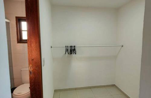 Casa confortável pertinho da praia com garagem e quintal - Foto 21