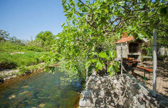 House With Large Garden, Right Next to the River - Foto 1