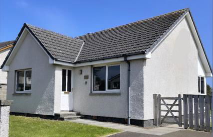 Malva - Modern 2 Bedroom Bungalow in Wick Sleeps 4 with private parking - NC500 Route - Photo 15