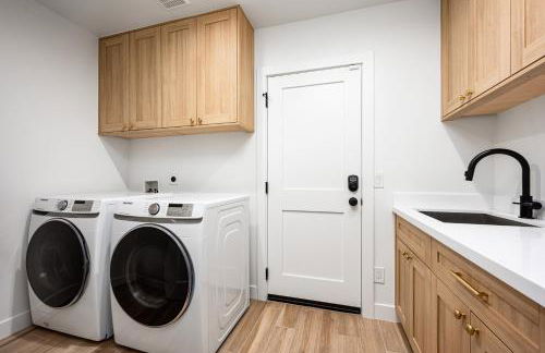 Mountain views swimming a private escape at Sonoran Serenity - Foto 31