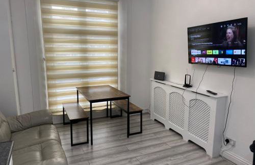 Flat next to Westfield shopping centre - Foto 1