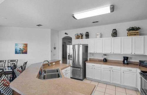 Orlando Disney 5BR Vacation Home, 2 Suites, Private Pool & Spa - Foto 30