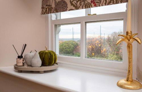 Luxury Barn - Hot Tub, Views, Stunning Location! - Pass the Keys - Photo 25