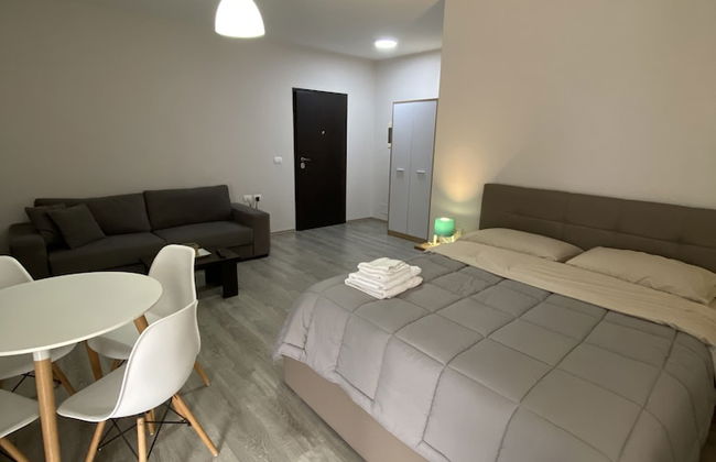 Captivating 1-bed Apartment in Vlore - Photo 2