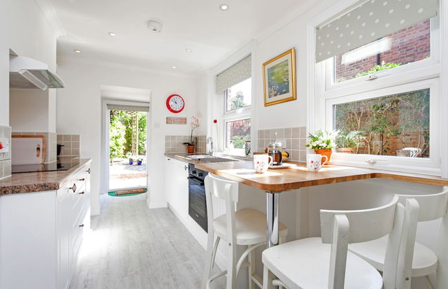 No. 79 Tower Street - Foto 1