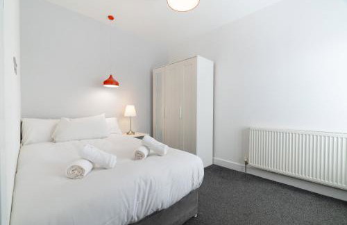 Spacious 5BR, Sleeps 10 Guests in City Centre - Foto 10