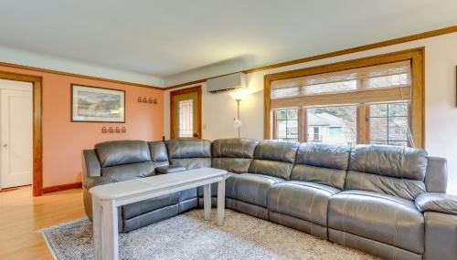 Charming Tudor-Style Apt Near Green Lake! - Foto 5