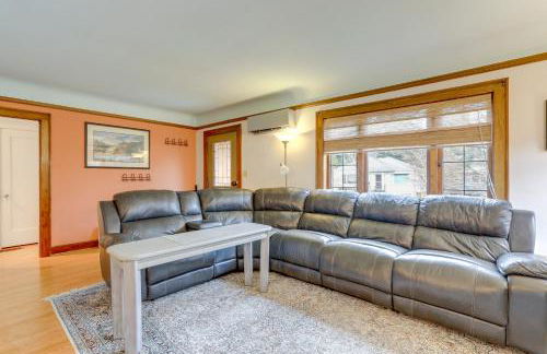 Charming Tudor-Style Apt Near Green Lake! - Foto 5