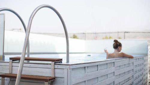 City Apartment with heated rooftop Pool - Foto 2