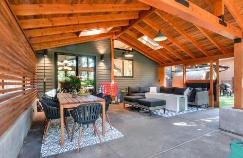 Family-Friendly Luxe Home with Sauna - mins to UO - Foto 44