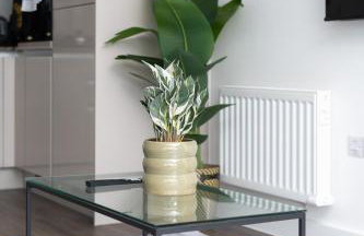 Lovely Home Near Canal, Park, & Central MK - Foto 31