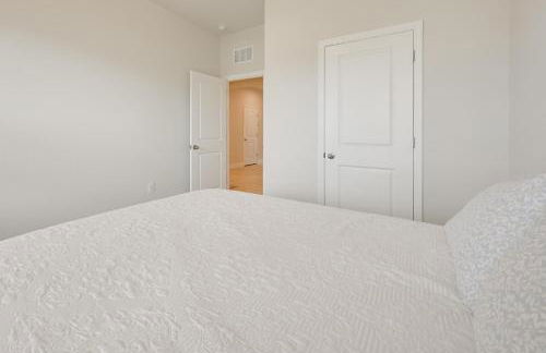 Florida Snowbird Haven with Pool! Easy I-75 Access - Photo 18