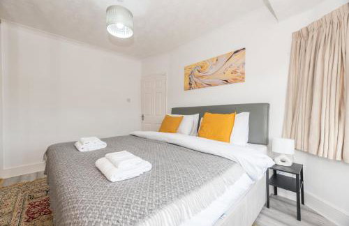 4 Bedroom Family Home In South East London - Photo 53