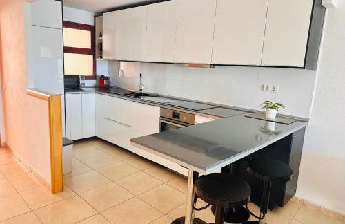 Su Eminencia - Sea View Apartment with Modern Comforts - Foto 4